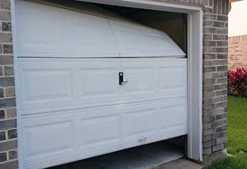 Tracks in Perfect Condition | Garage Door Repair Maplewood, MN