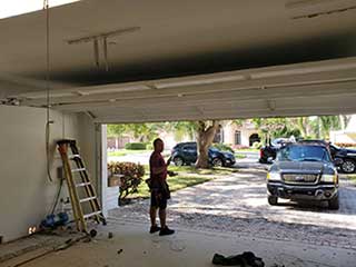Garage Door Repairs In Maplewood MN